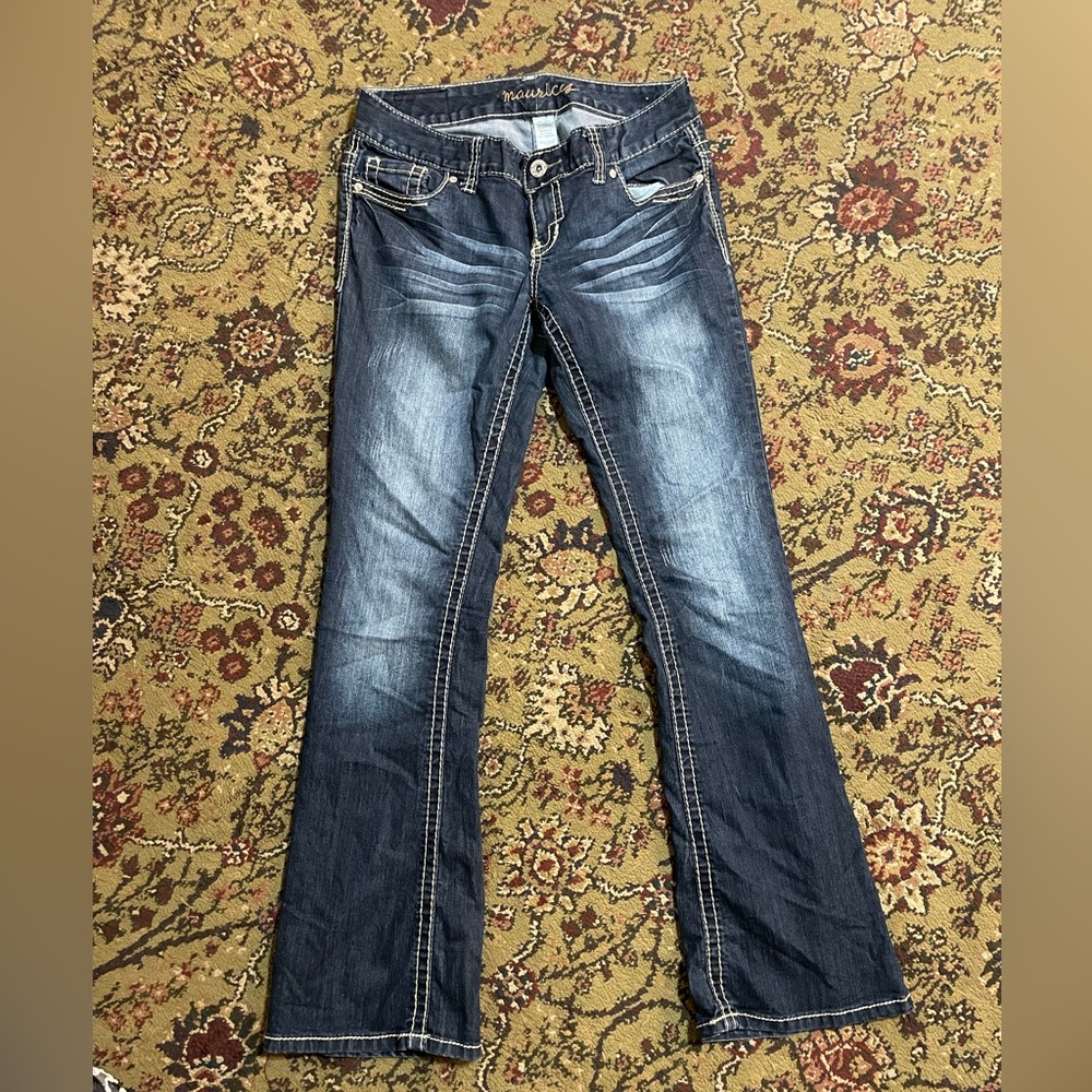 Maurices Junior Jeans 9/10 reg. Cute pocket stitching. EUC